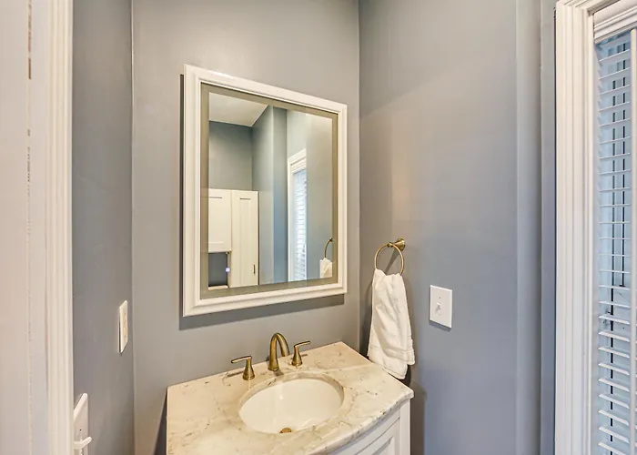 Holiday home 2 Mi To Market Sq! Row House W/ Dedicated Office *