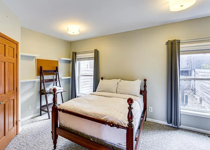 Holiday home 2 Mi To Market Sq! Row House W/ Dedicated Office