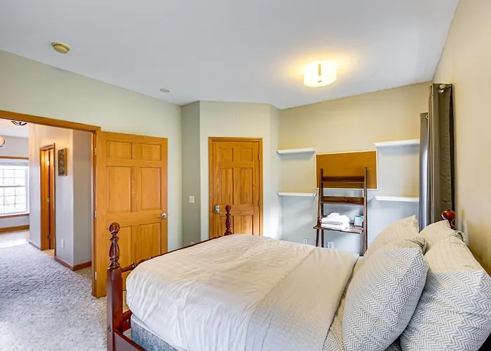 2 Mi To Market Sq! Row House W/ Dedicated Office *