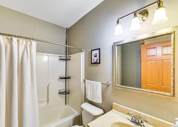 2 Mi To Market Sq! Row House W/ Dedicated Office