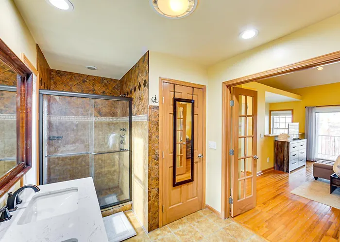 2 Mi To Market Sq! Row House W/ Dedicated Office Pittsburgh