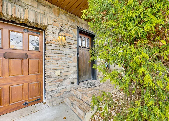 2 Mi To Market Sq! Row House W/ Dedicated Office